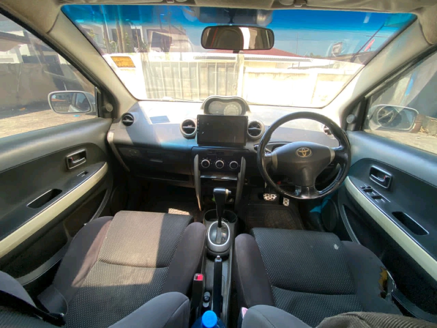 Toyota IST Hatchback 1290cc Full AC thumbnail 5