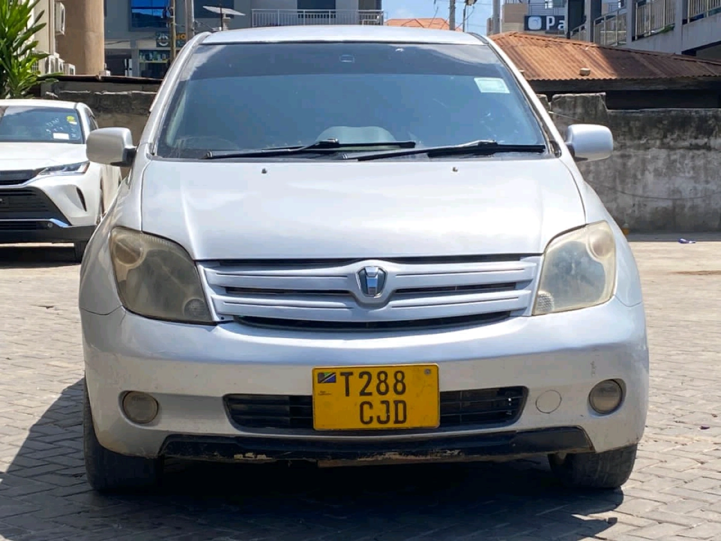 Toyota IST Hatchback 1290cc Full AC thumbnail 8
