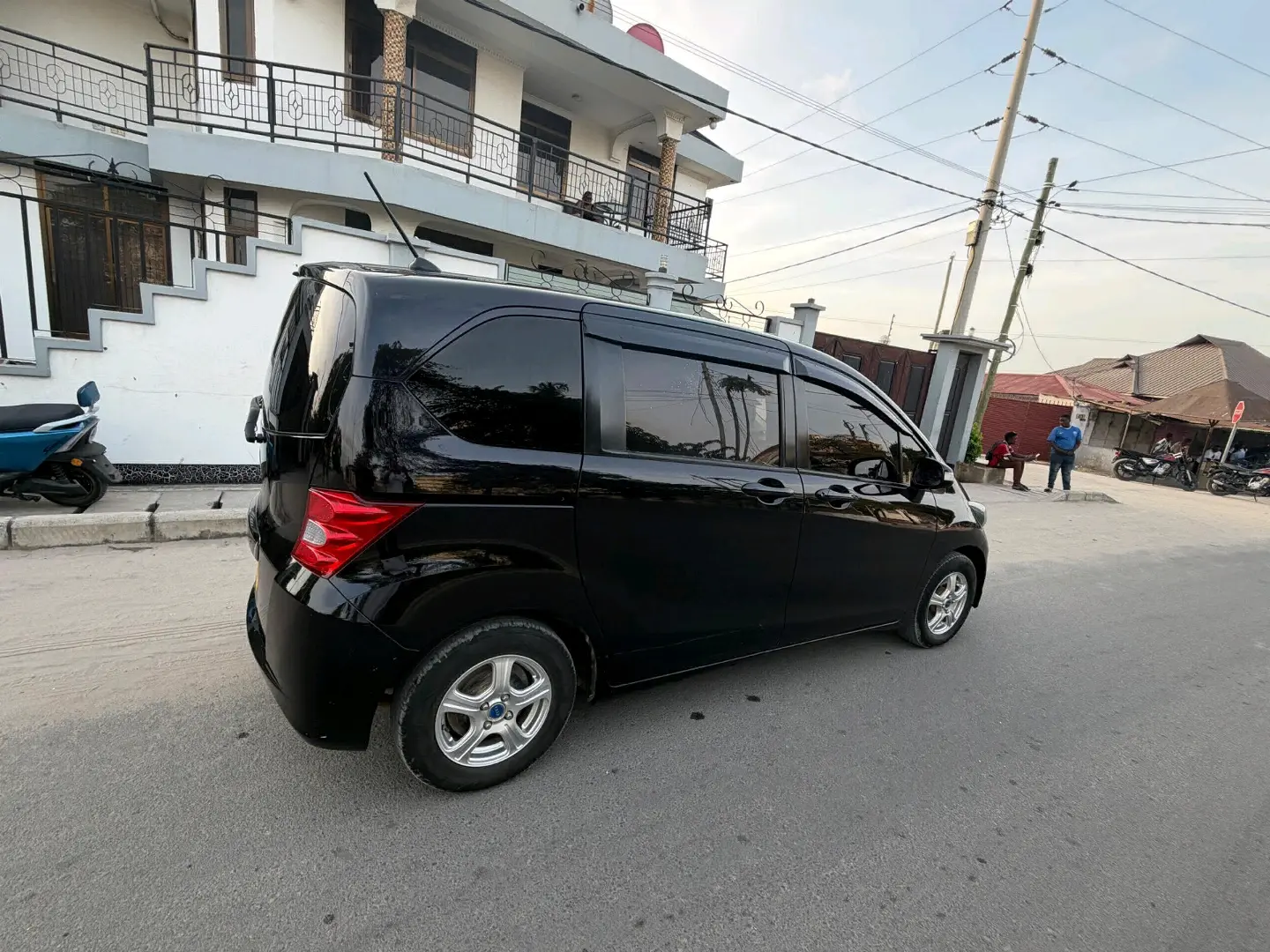 Honda Freed Minivan 2010 Nyeusi thumbnail 7