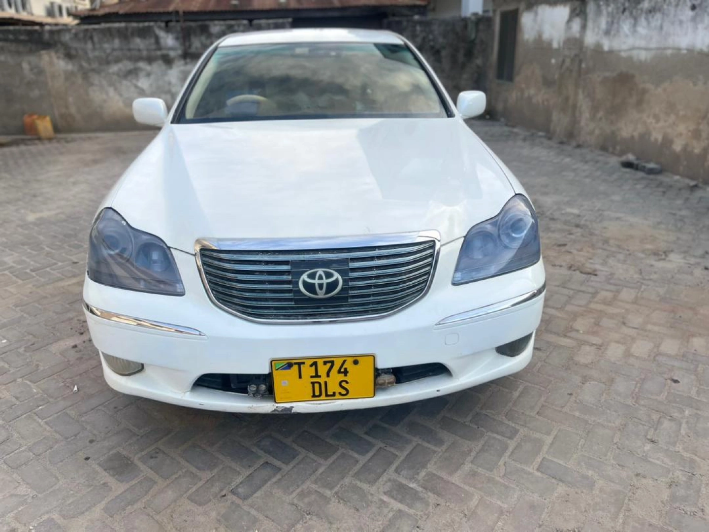 Toyota Crown Majesta 2006 Reg No. DLS thumbnail 2