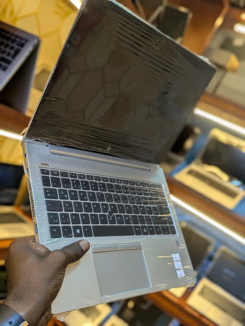 HP Laptop AMD Ryzen 5 Pro 8GB RAM 256GB SSD thumbnail 4