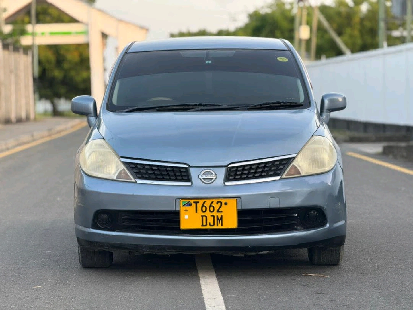 Nissan Tiida 2005 Hatchback 1490cc thumbnail 3