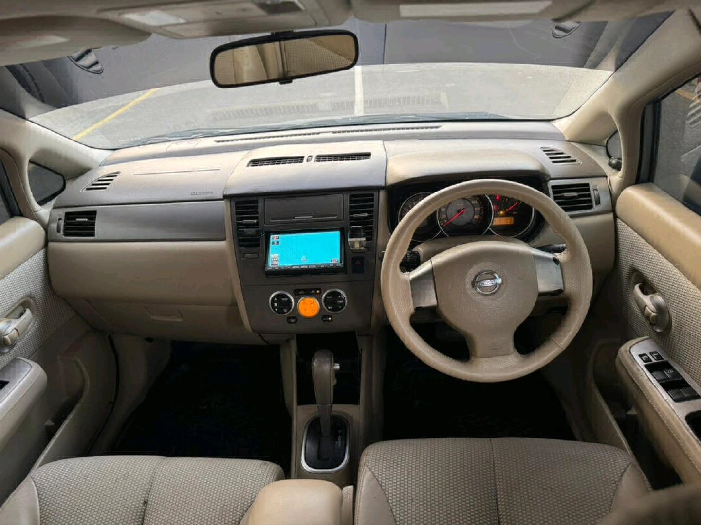 Nissan Tiida 2005 Hatchback 1490cc thumbnail 4