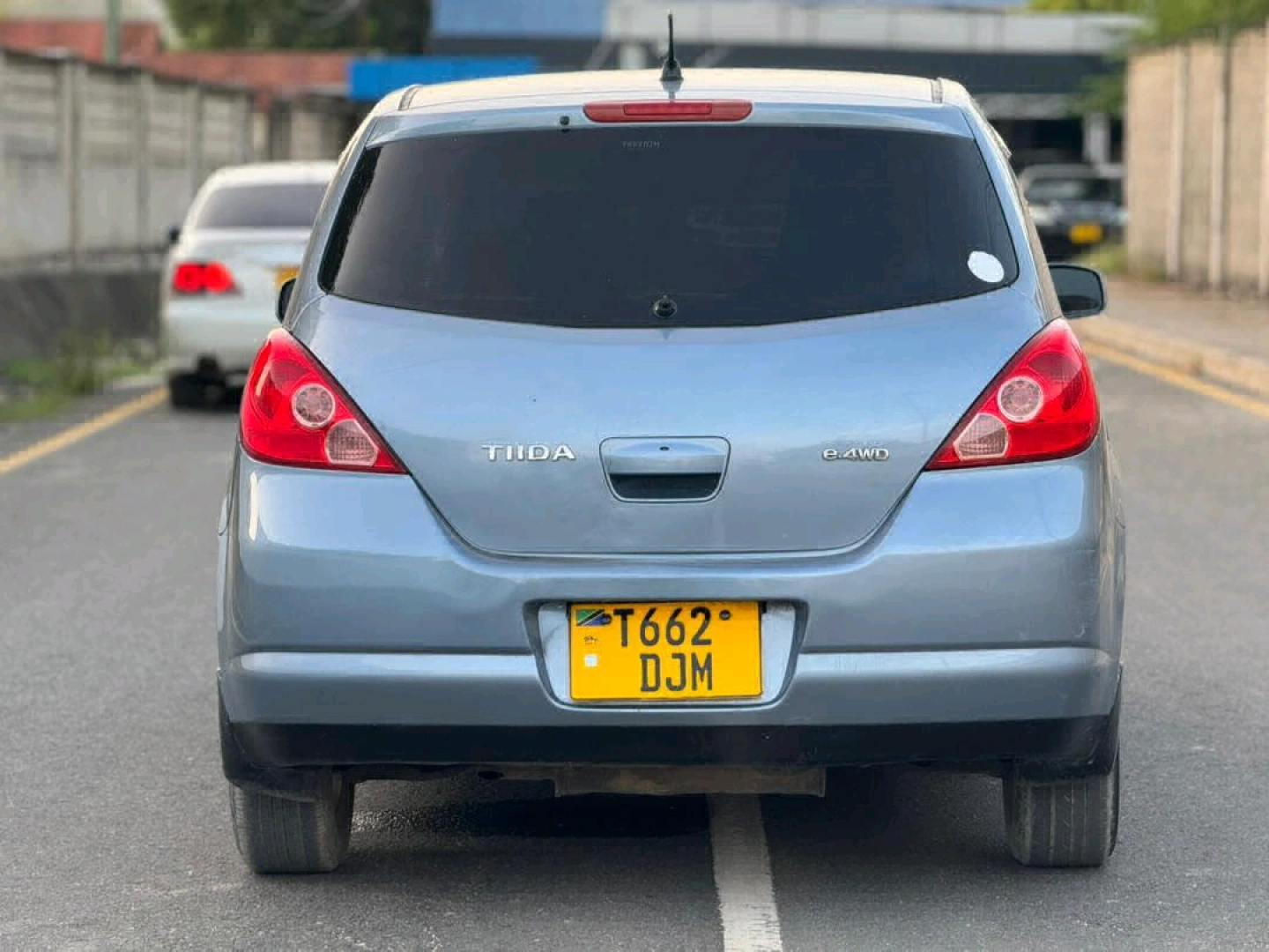 Nissan Tiida 2005 Hatchback 1490cc thumbnail 5
