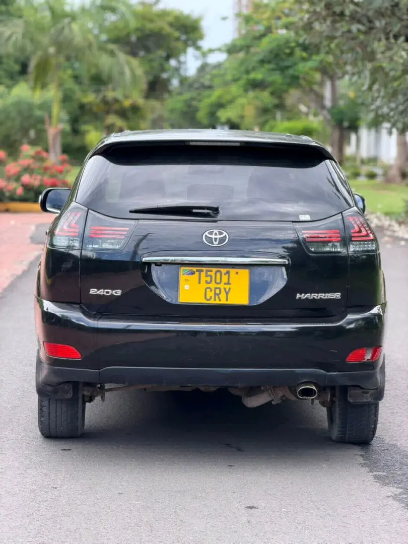 Toyota Harrier 2004 thumbnail 9