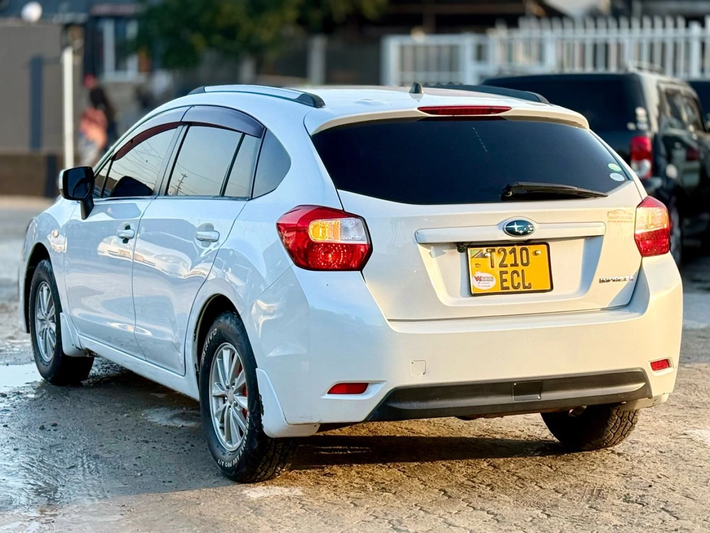 Used White Subaru Impreza Sedan 1490 CC thumbnail 2