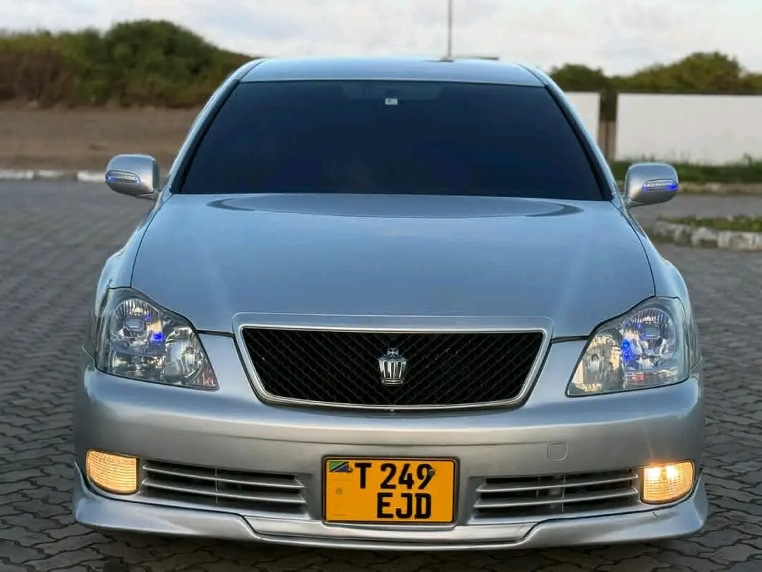 Toyota Crown Athlete 2005