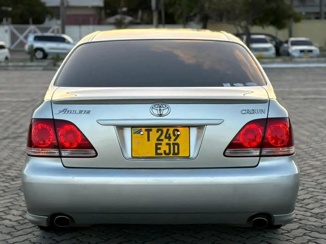 Toyota Crown Athlete 2005 thumbnail 2