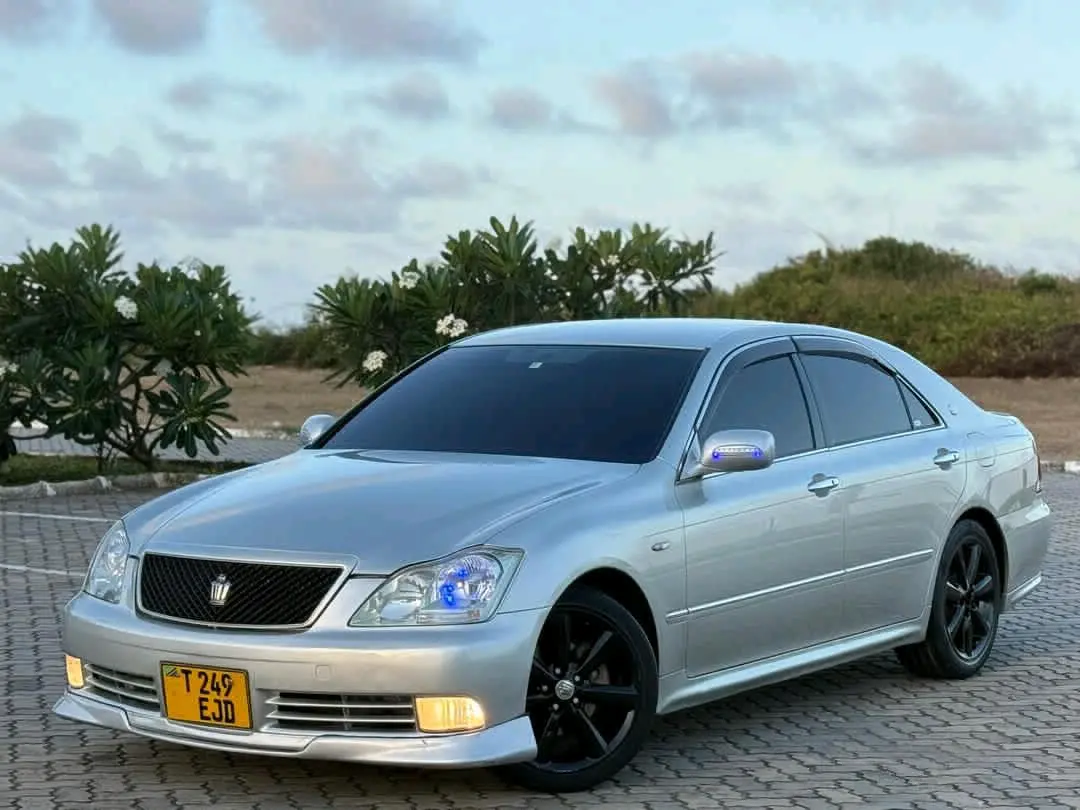 Toyota Crown Athlete 2005 thumbnail 4