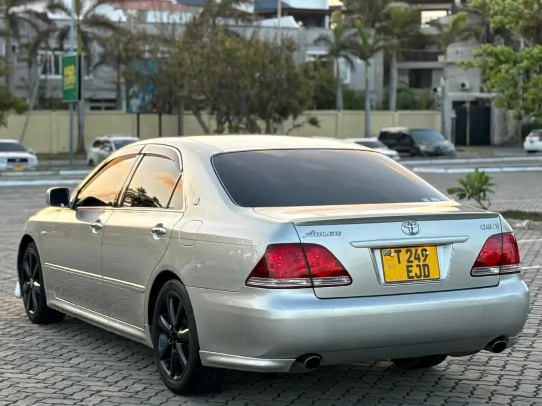Toyota Crown Athlete 2005 thumbnail 5