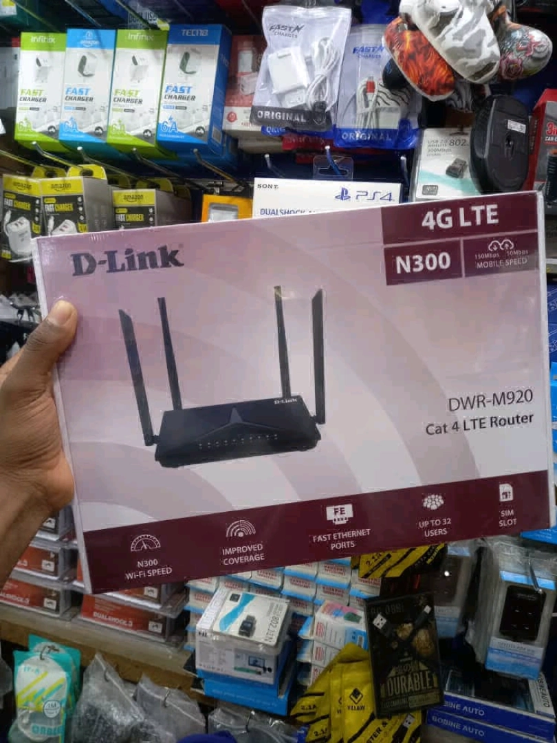 D-Link DWR-M920 N300 4G LTE Router