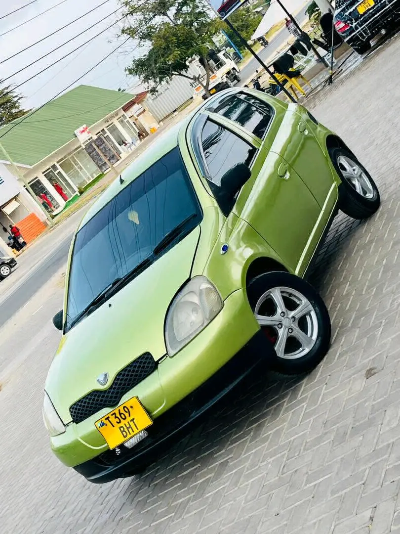 Toyota Vitz 1290cc, Light Green thumbnail 2