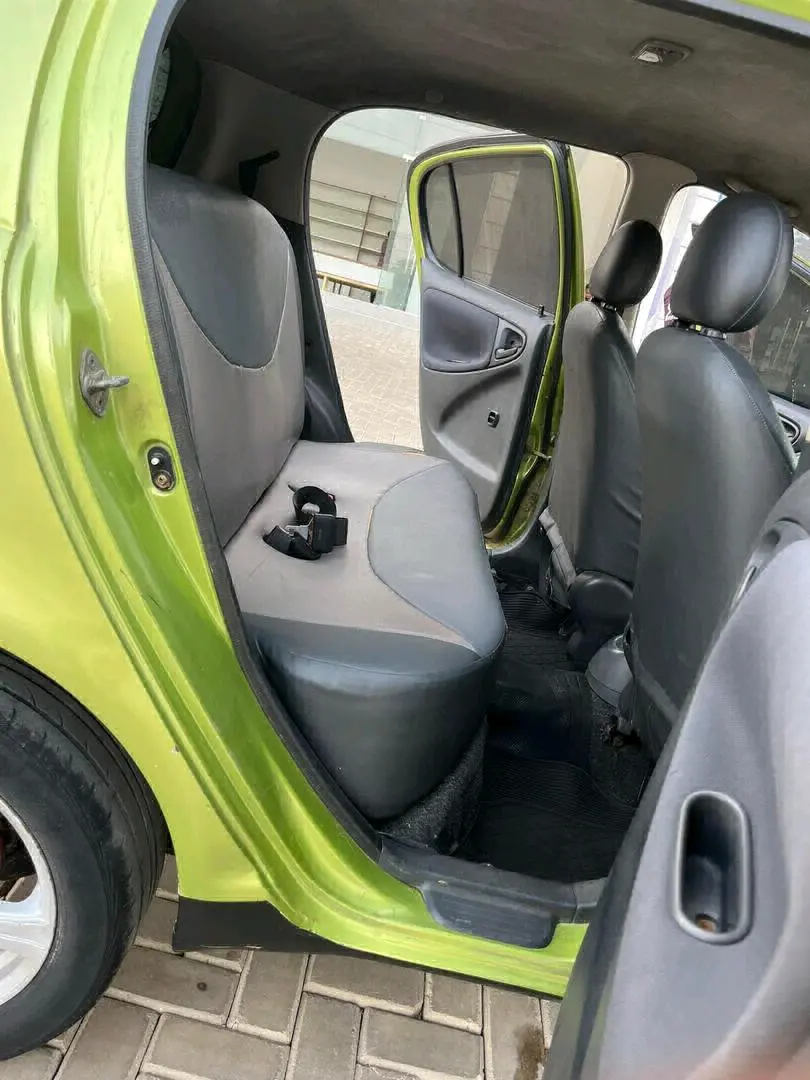 Toyota Vitz 1290cc, Light Green thumbnail 6