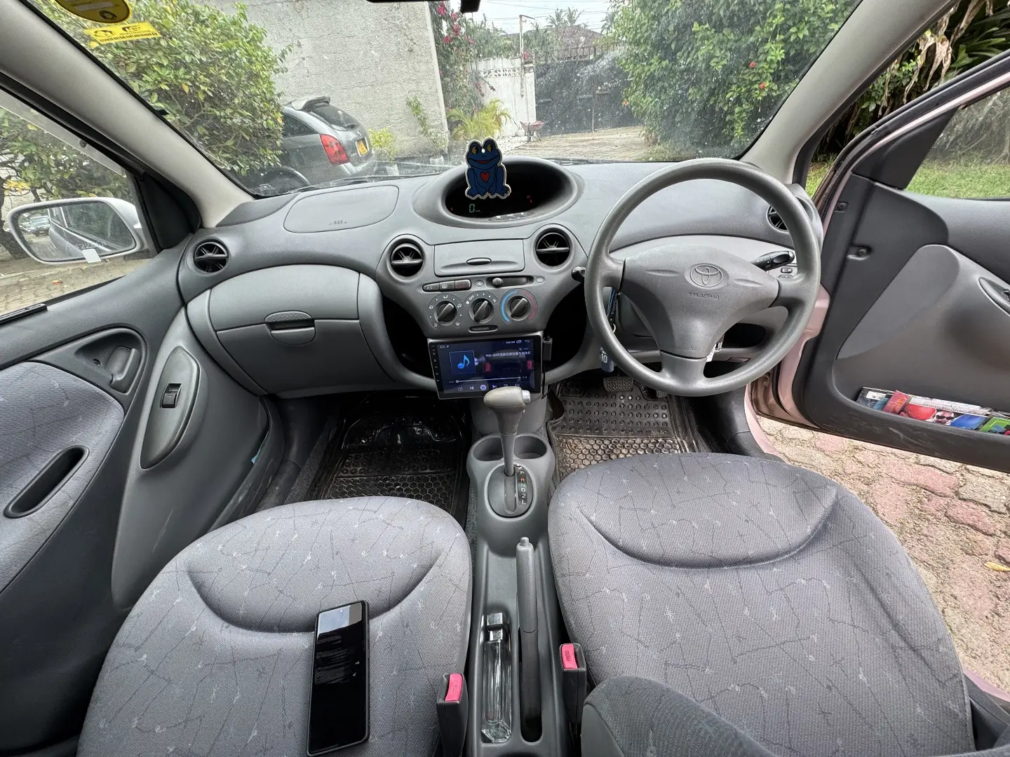 Toyota Vitz - Excellent Condition thumbnail 7