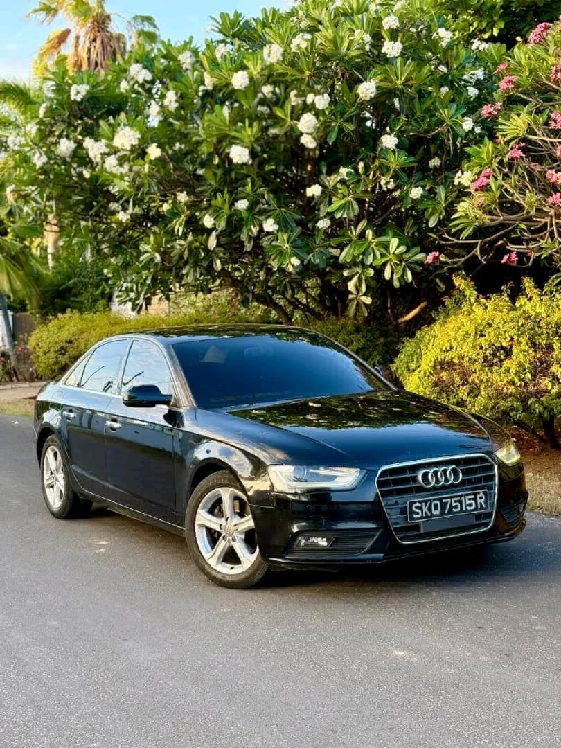 Audi A4 Sedan 2014 (2000cc Turbo) thumbnail 3