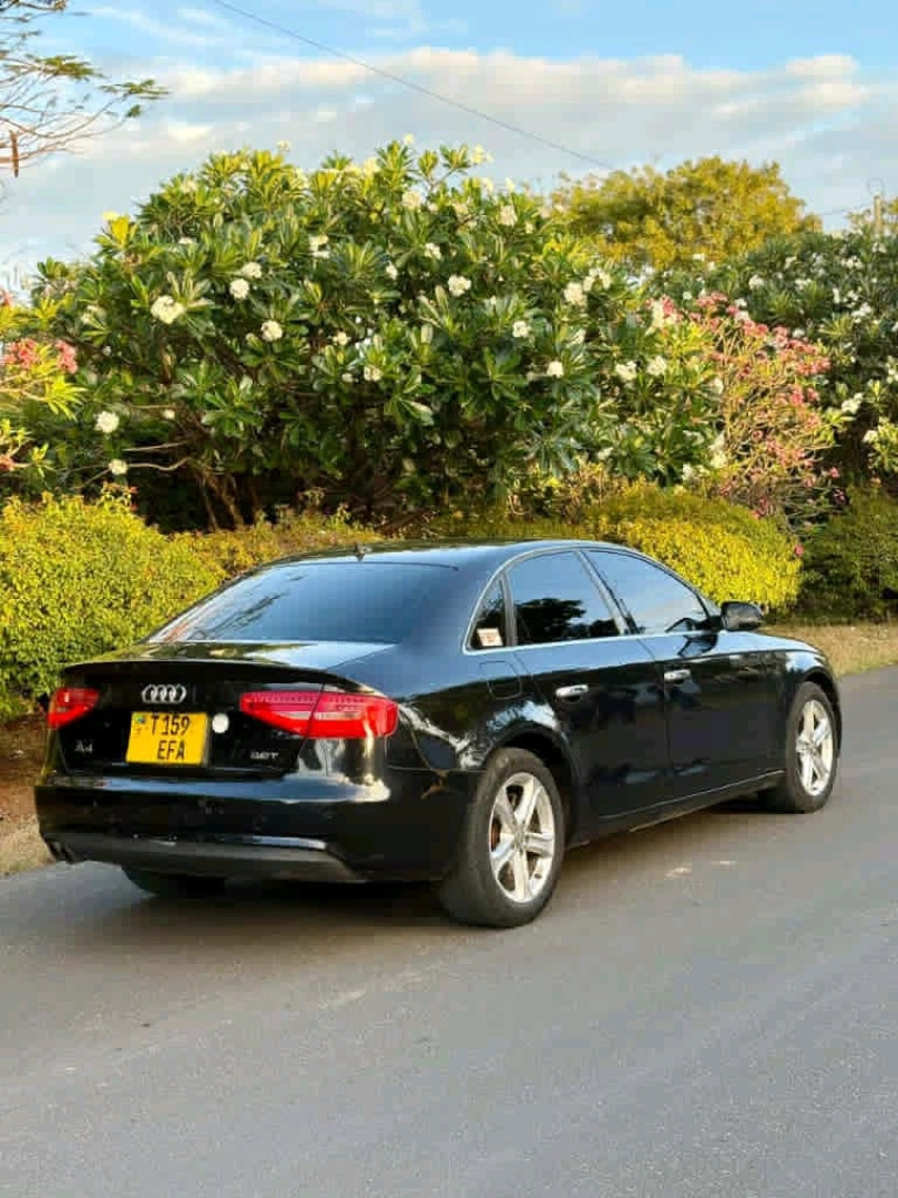 Audi A4 Sedan 2014 (2000cc Turbo) thumbnail 6