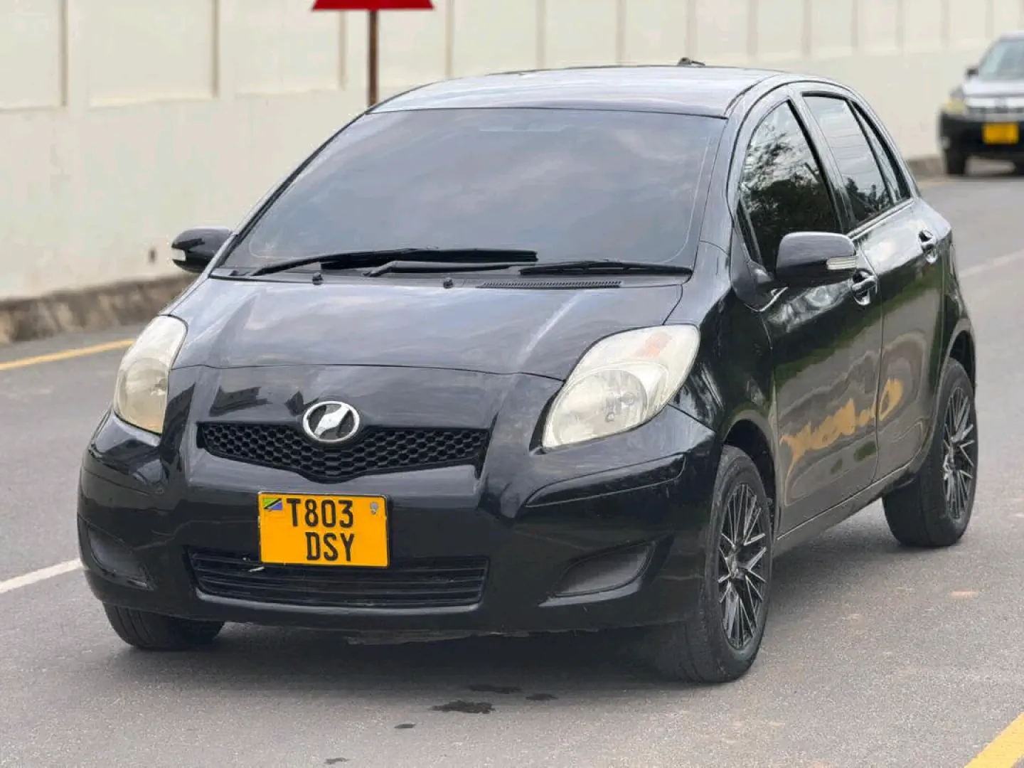 Toyota Vitz Hatchback 2008 990cc thumbnail 3