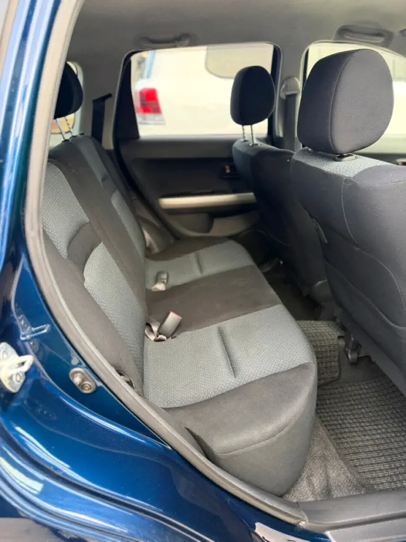 Dark Blue Toyota Ist 2005 (1490cc) thumbnail 4