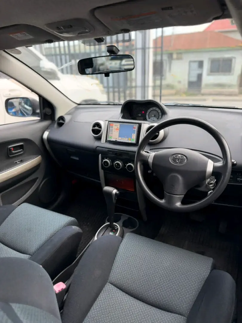 Dark Blue Toyota Ist 2005 (1490cc) thumbnail 5