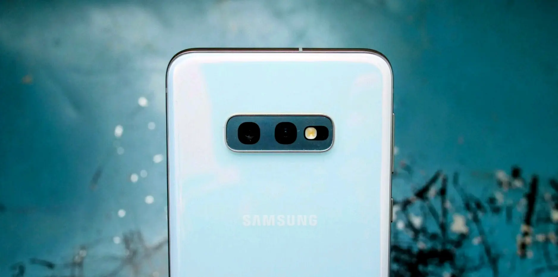 Used Samsung Galaxy S10e (6GB/128GB) with 6-Month Warranty thumbnail 3