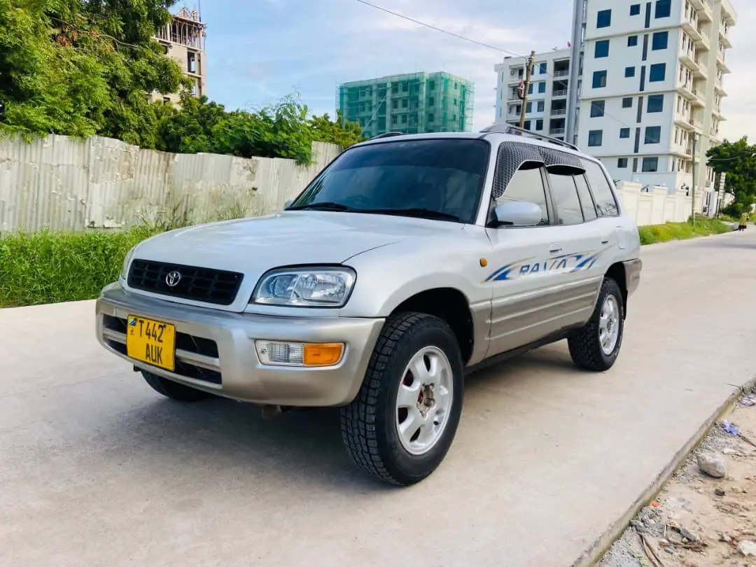 Toyota RAV4 (AUK) thumbnail 5