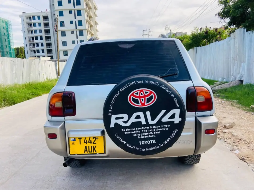 Toyota RAV4 (AUK) thumbnail 7