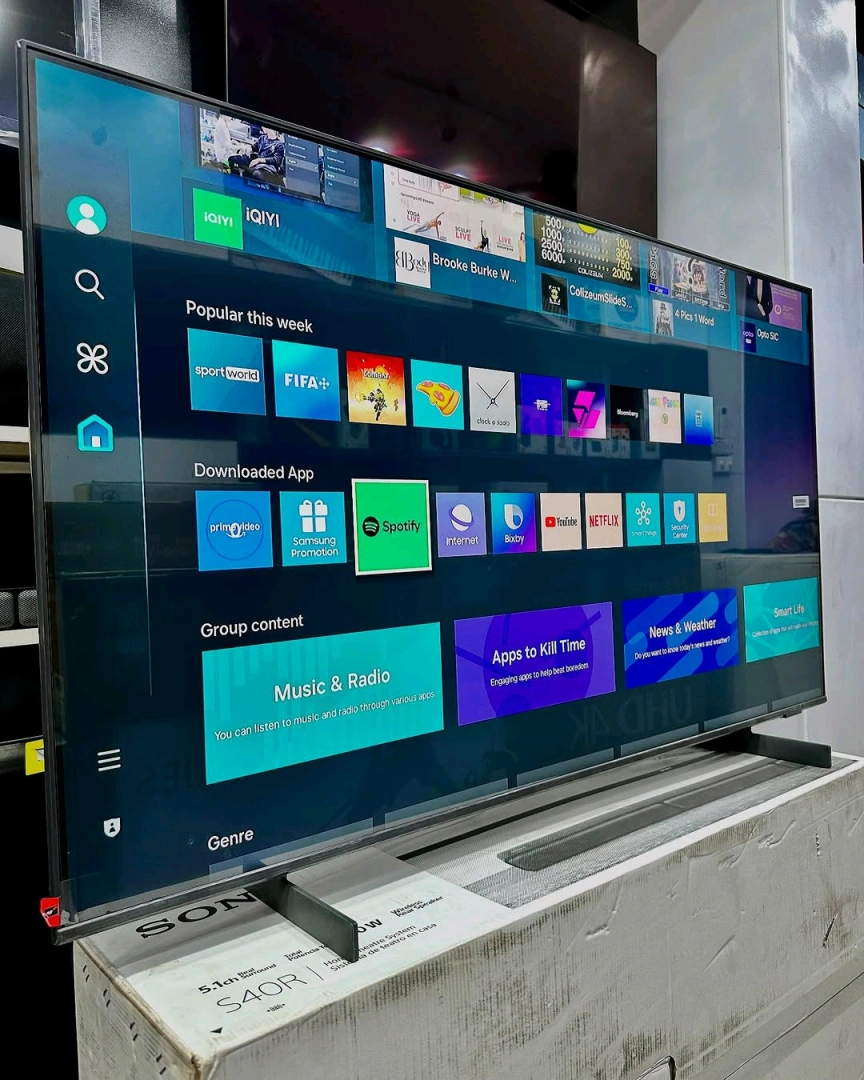 New Samsung 55-inch Crystal UHD DU8000 4K Smart TV thumbnail 2