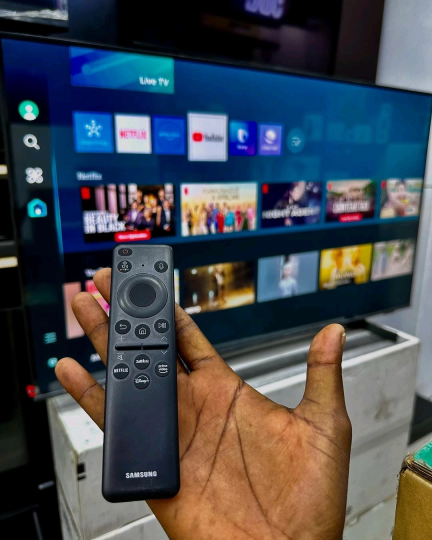 New Samsung 55-inch Crystal UHD DU8000 4K Smart TV thumbnail 4