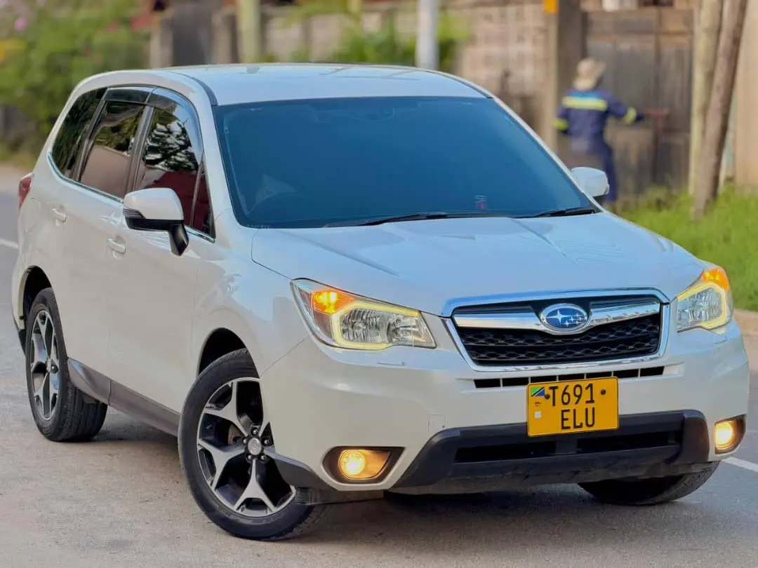 Subaru Forester SJ5 2013 Nyeusi (White) thumbnail 3