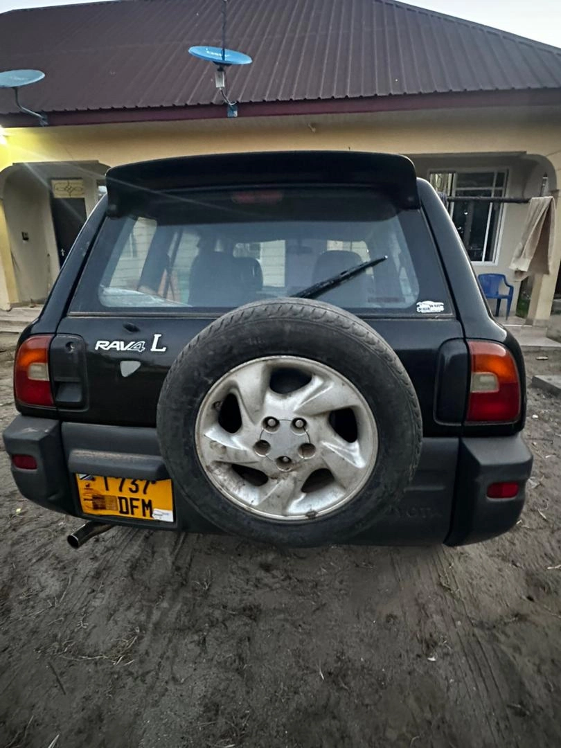 Toyota RAV4 L Old Model DFM (9.5M TZS)