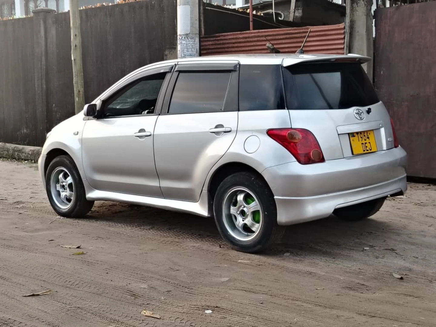 Toyota Ist Silver - Full Document, AC, Exchange Allowed thumbnail 4