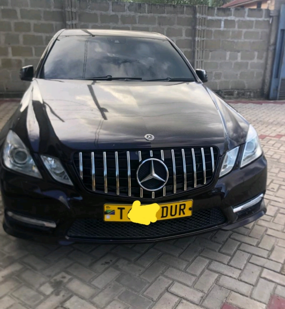 Mercedes Benz E-series Sedan 2013