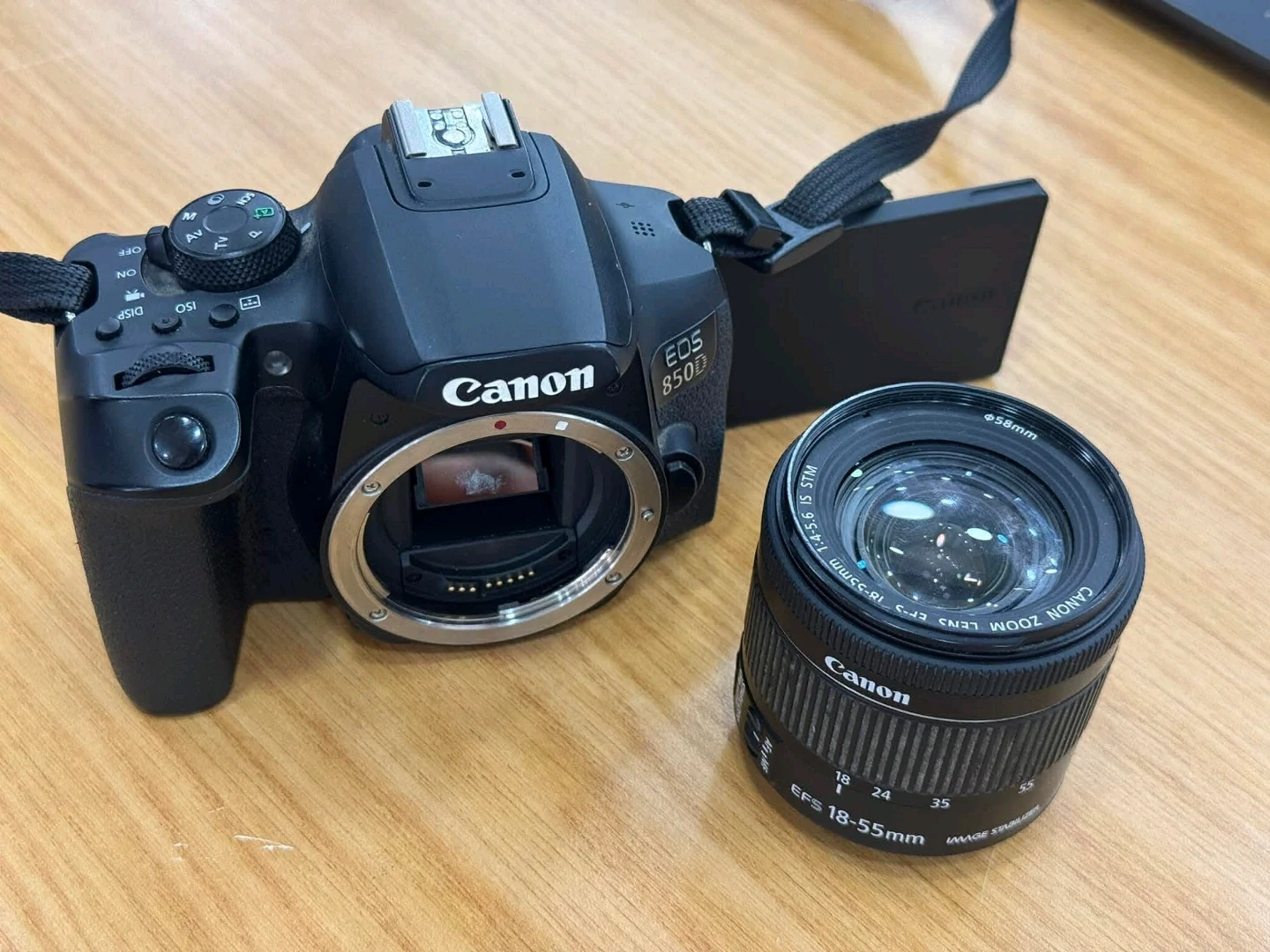 Canon EOS 850D DSLR Camera 4K HD with 18-55mm Lens thumbnail 2
