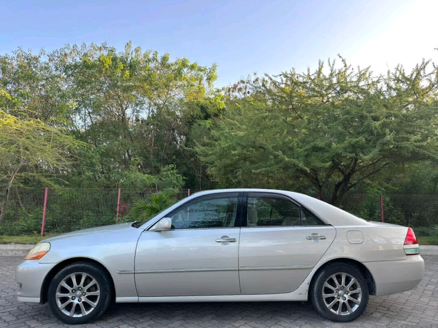 Toyota Mark X 2006 Model Silver Sedan thumbnail 4