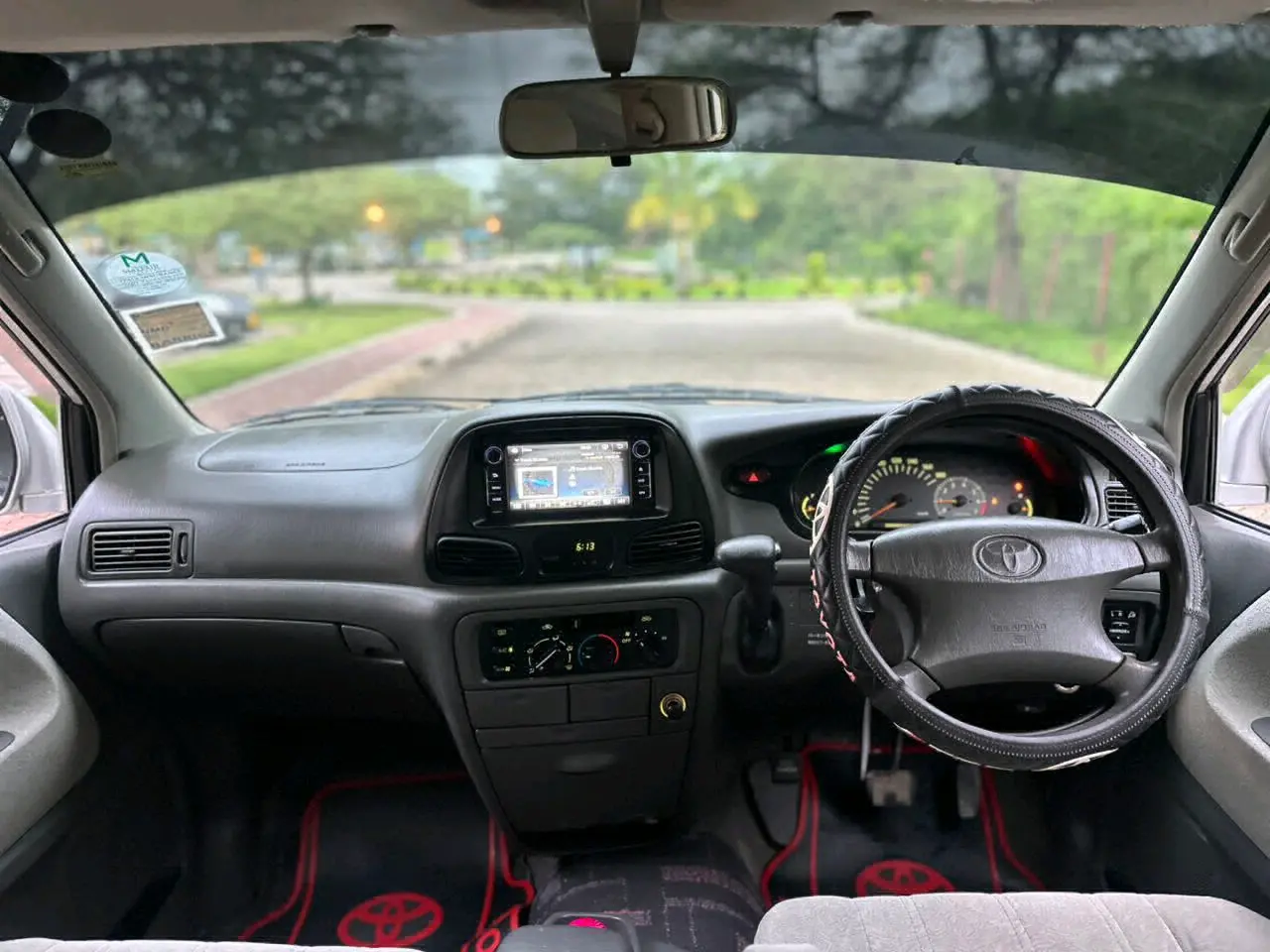 Toyota LiteAce Noah (Silver) thumbnail 8