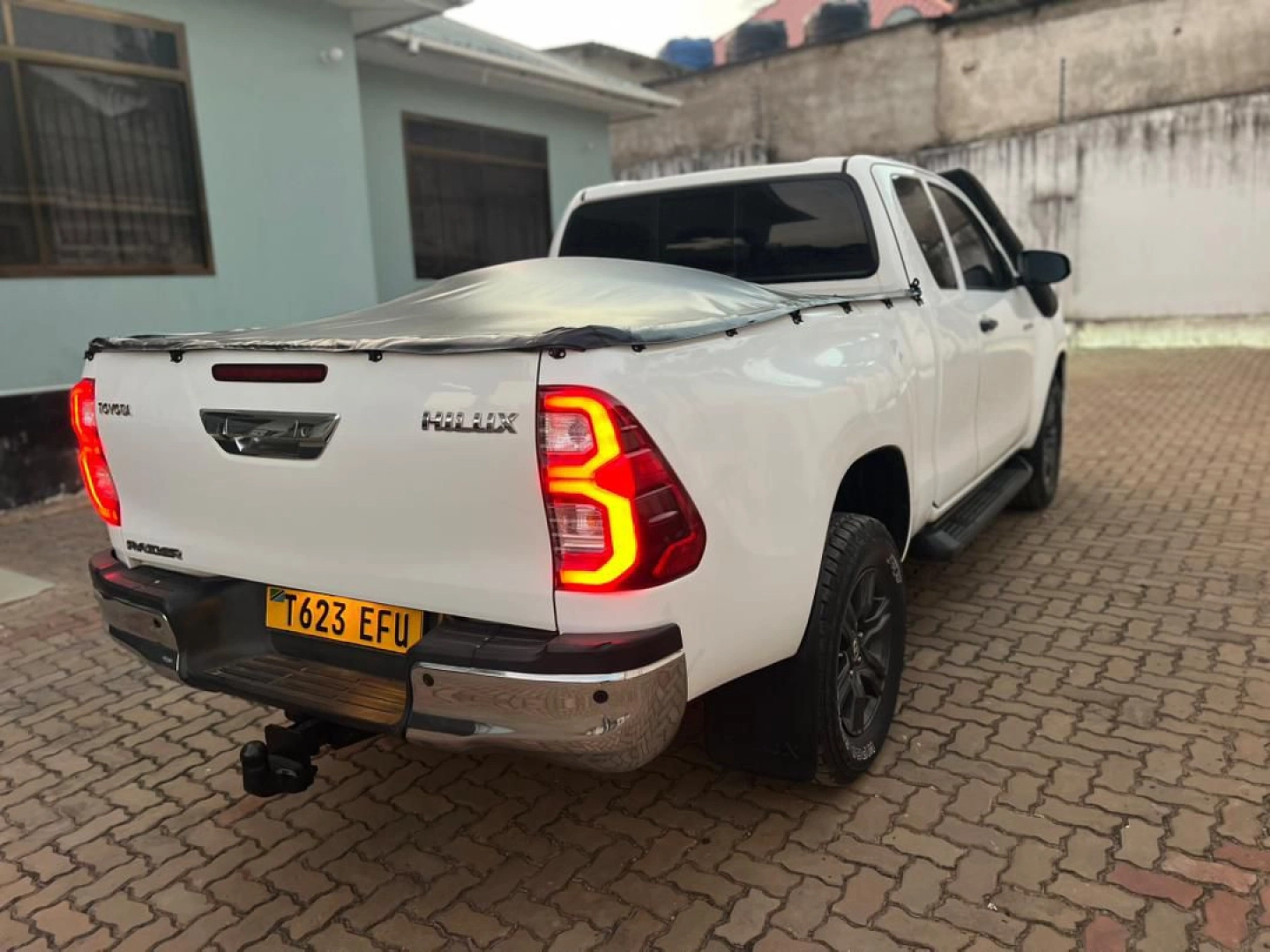 Toyota Hilux Pickup 2020, 3200cc, Reg No. EFU thumbnail 2