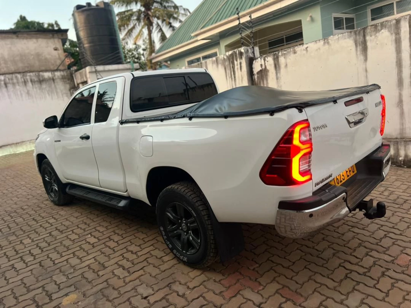 Toyota Hilux Pickup 2020, 3200cc, Reg No. EFU thumbnail 5