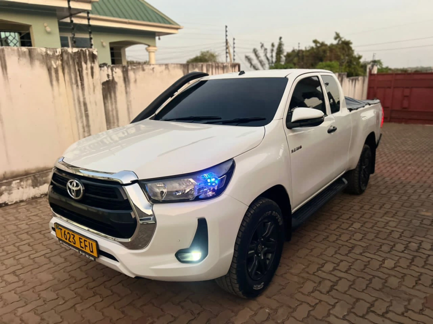 Toyota Hilux Pickup 2020, 3200cc, Reg No. EFU thumbnail 8