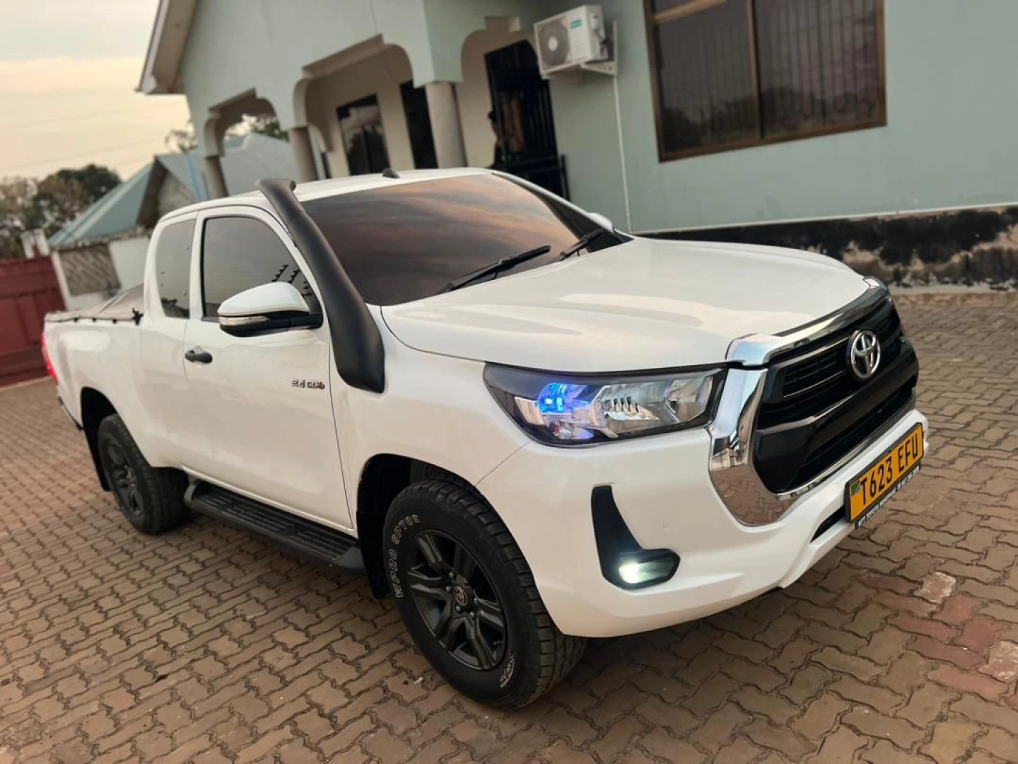 Toyota Hilux Pickup 2020, 3200cc, Reg No. EFU thumbnail 9