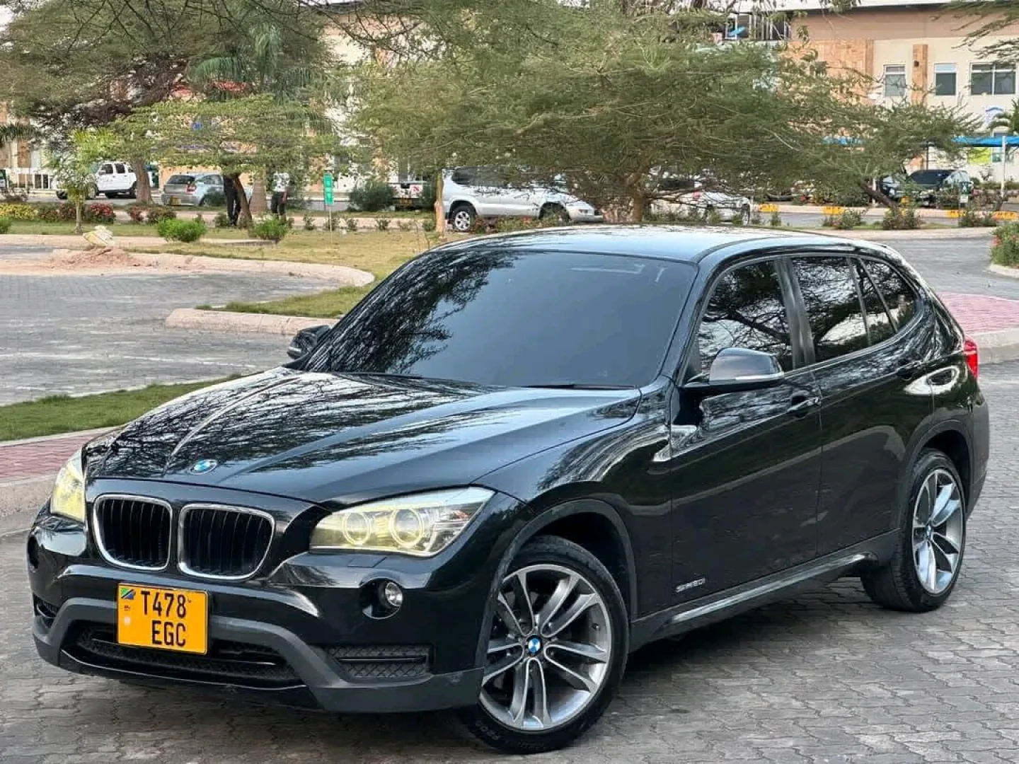 Black BMW X1 SUV 2013 - Low Mileage thumbnail 6