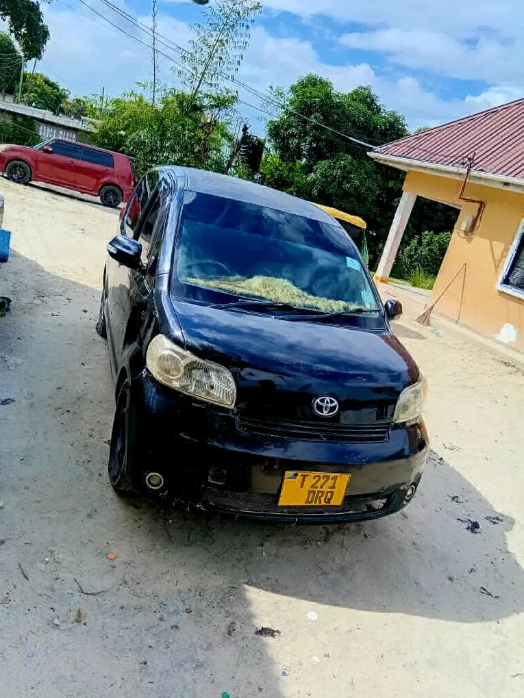 Toyota Porte thumbnail 3