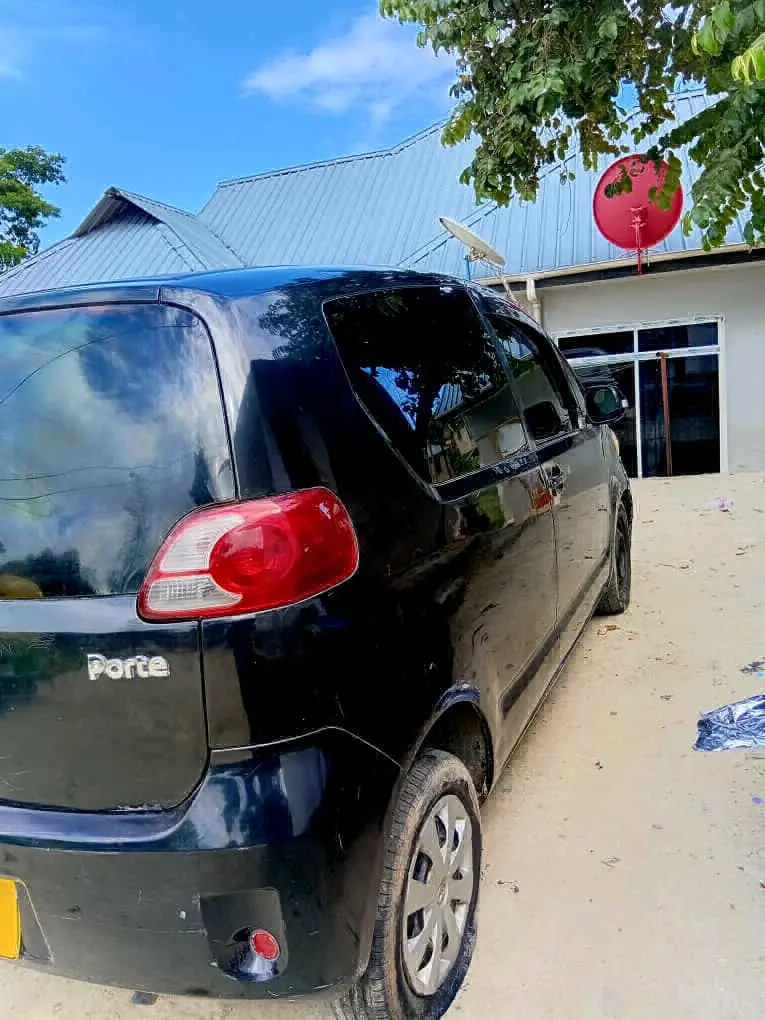 Toyota Porte thumbnail 5