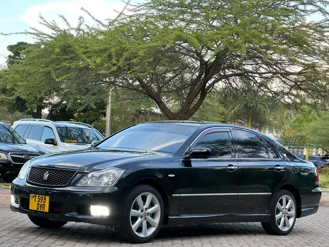 Toyota Crown Athlete 2007 Nyeusi thumbnail 3