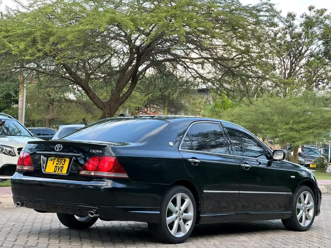 Toyota Crown Athlete 2007 Nyeusi thumbnail 4