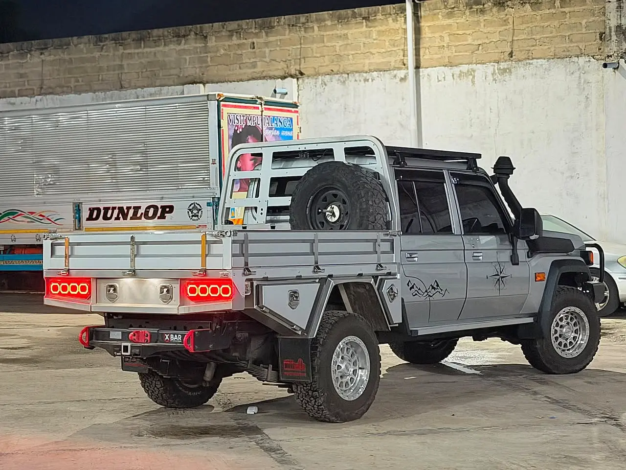 2025 Toyota Land Cruiser 70 Series Pickup thumbnail 3