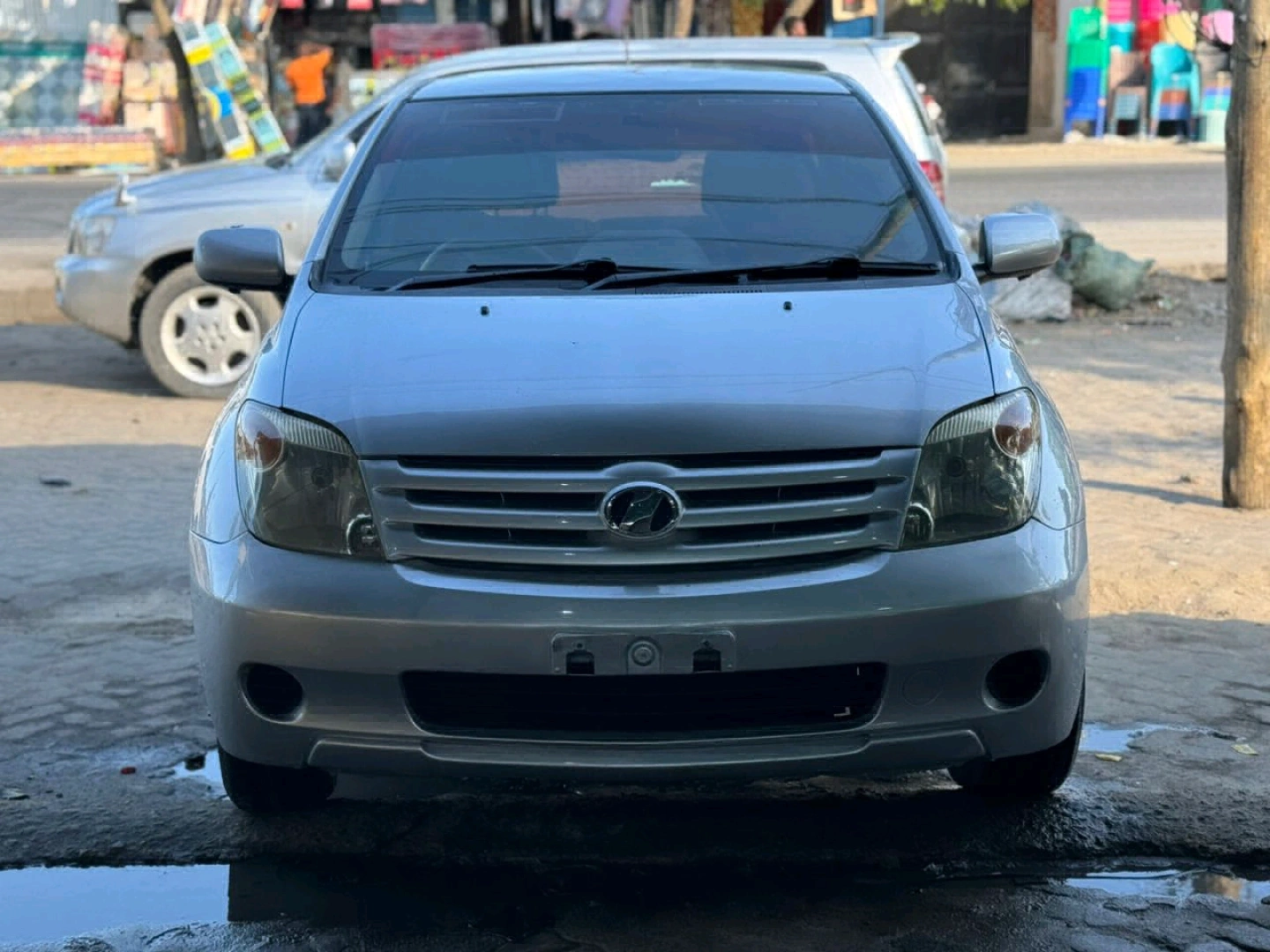 Used Toyota Ist 2005 (Silver) - Low Mileage