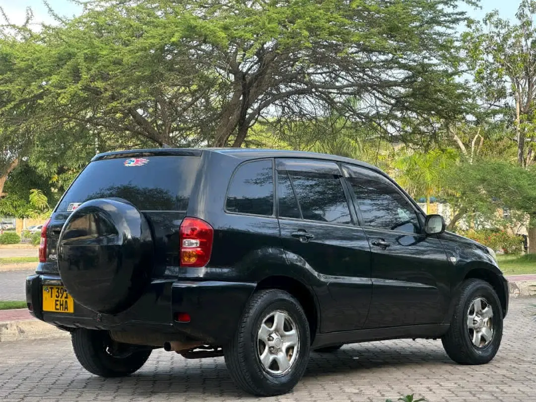 Toyota RAV4 2006 for Sale thumbnail 2