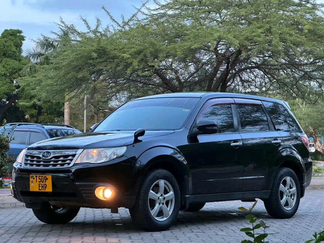 Subaru Forester 2011 Nyeusi Inauzwa thumbnail 5