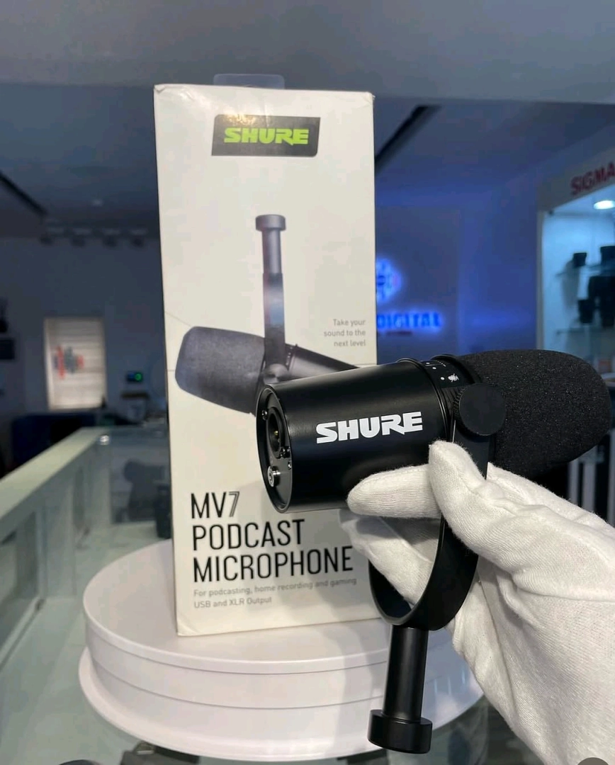 Shure MV7 Podcast Microphone USB/XLR
