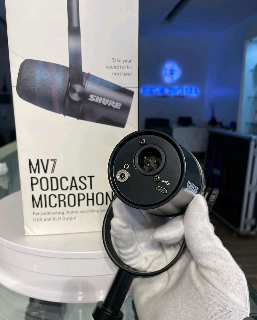 Shure MV7 Podcast Microphone USB/XLR thumbnail 3